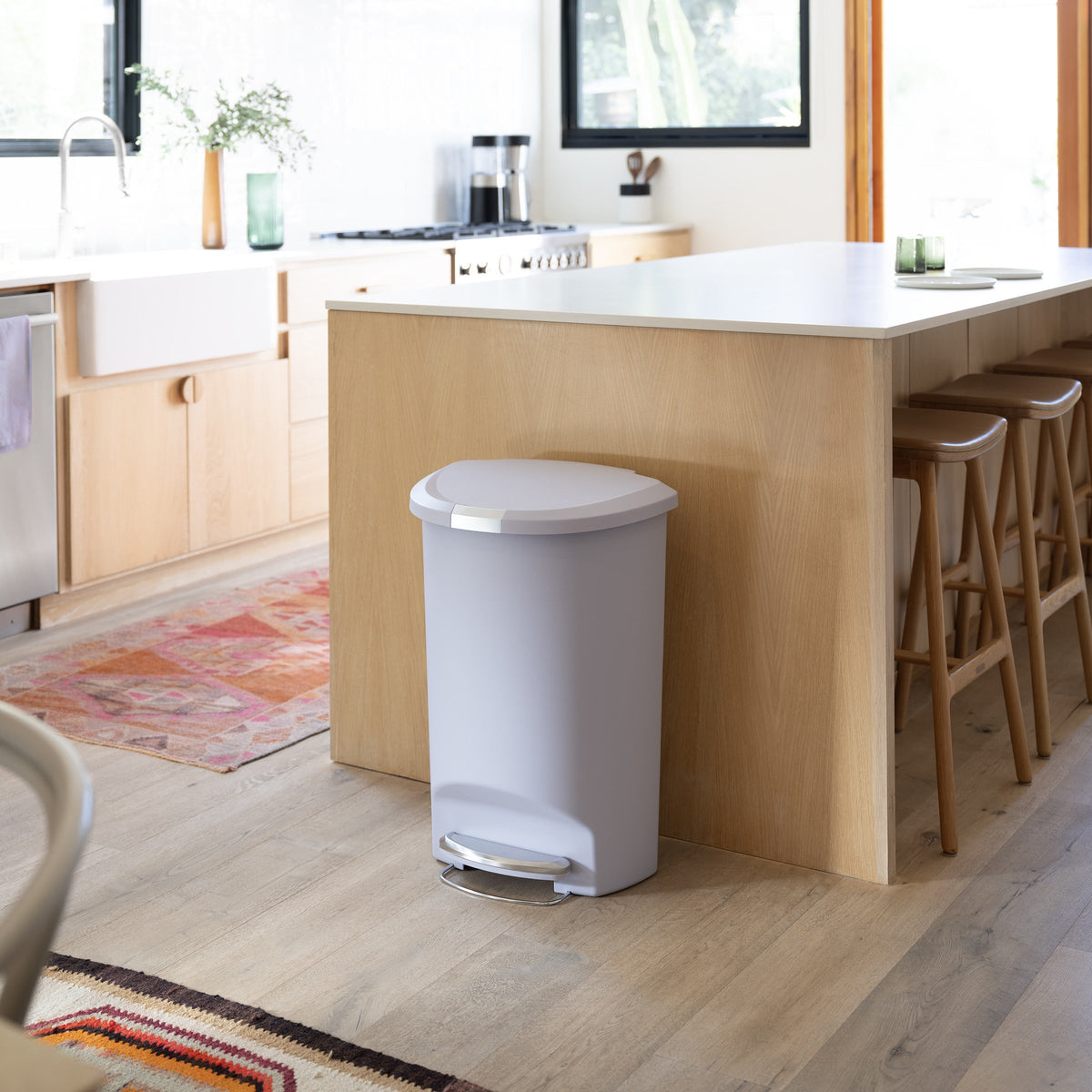 50L Semi-Round Hybrid Step Can